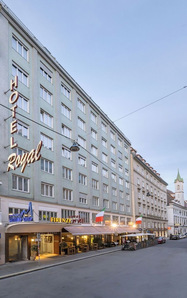 undefined Hotel Royal 5