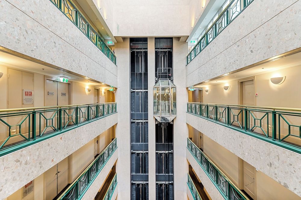 undefined Stamford Plaza Melbourne 2