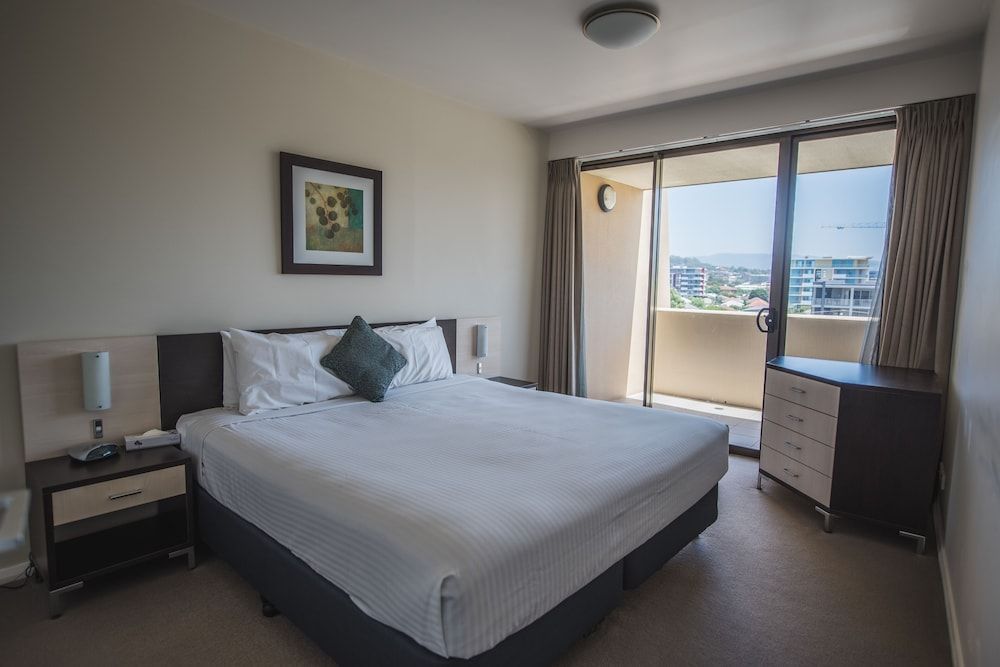 Suite, 1 Queen Bed, Balcony, Mountain View
