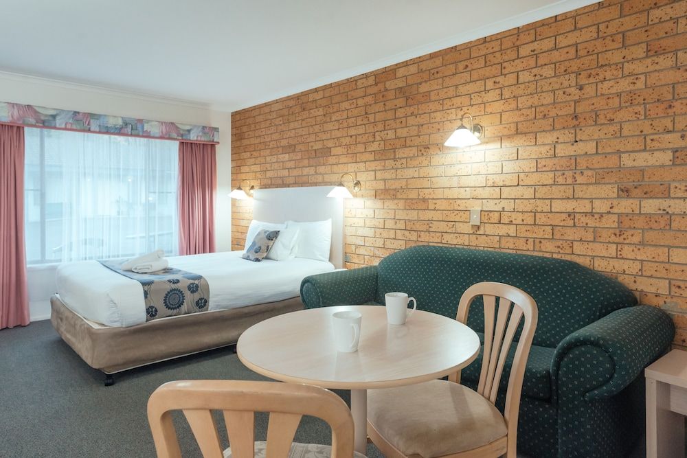 Coffs Windmill Motel Executive King Room - Not Pet Friendly 2