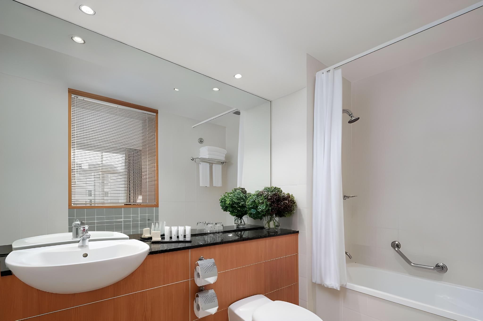 SUITE King Harbourside Suite