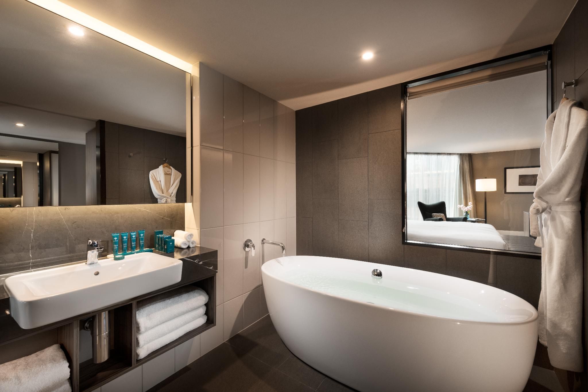 PARKROYAL Parramatta King Club Room 3