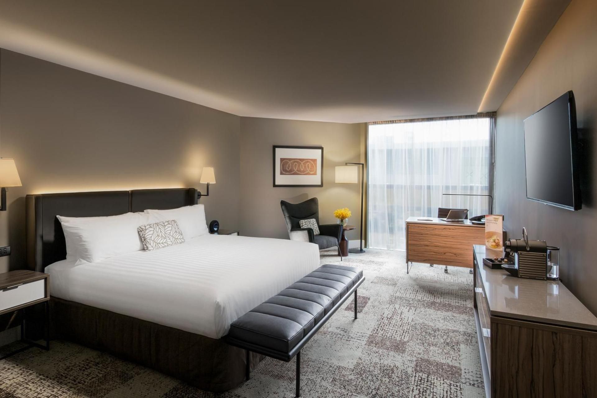 Premier Corner King Room