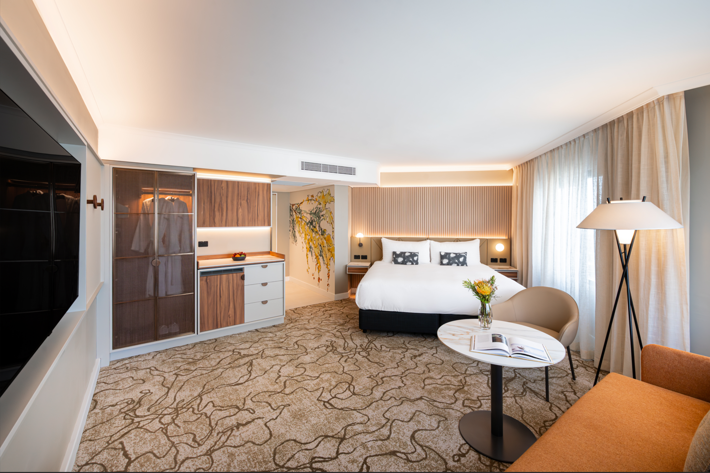 Deluxe Corner King Room