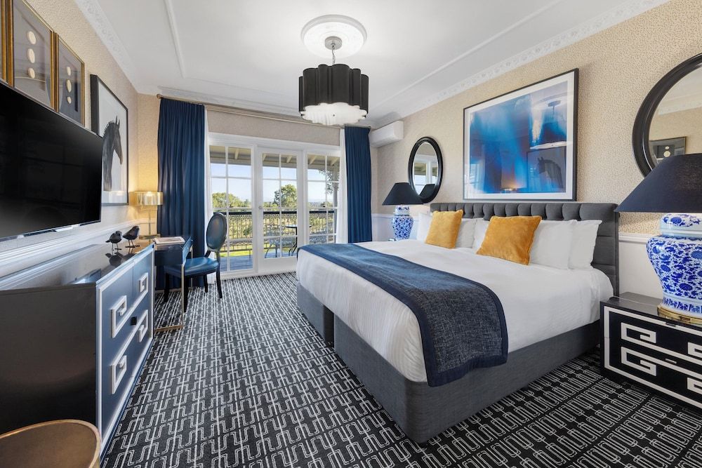 Standard Room, 1 King Bed (Valley View)
