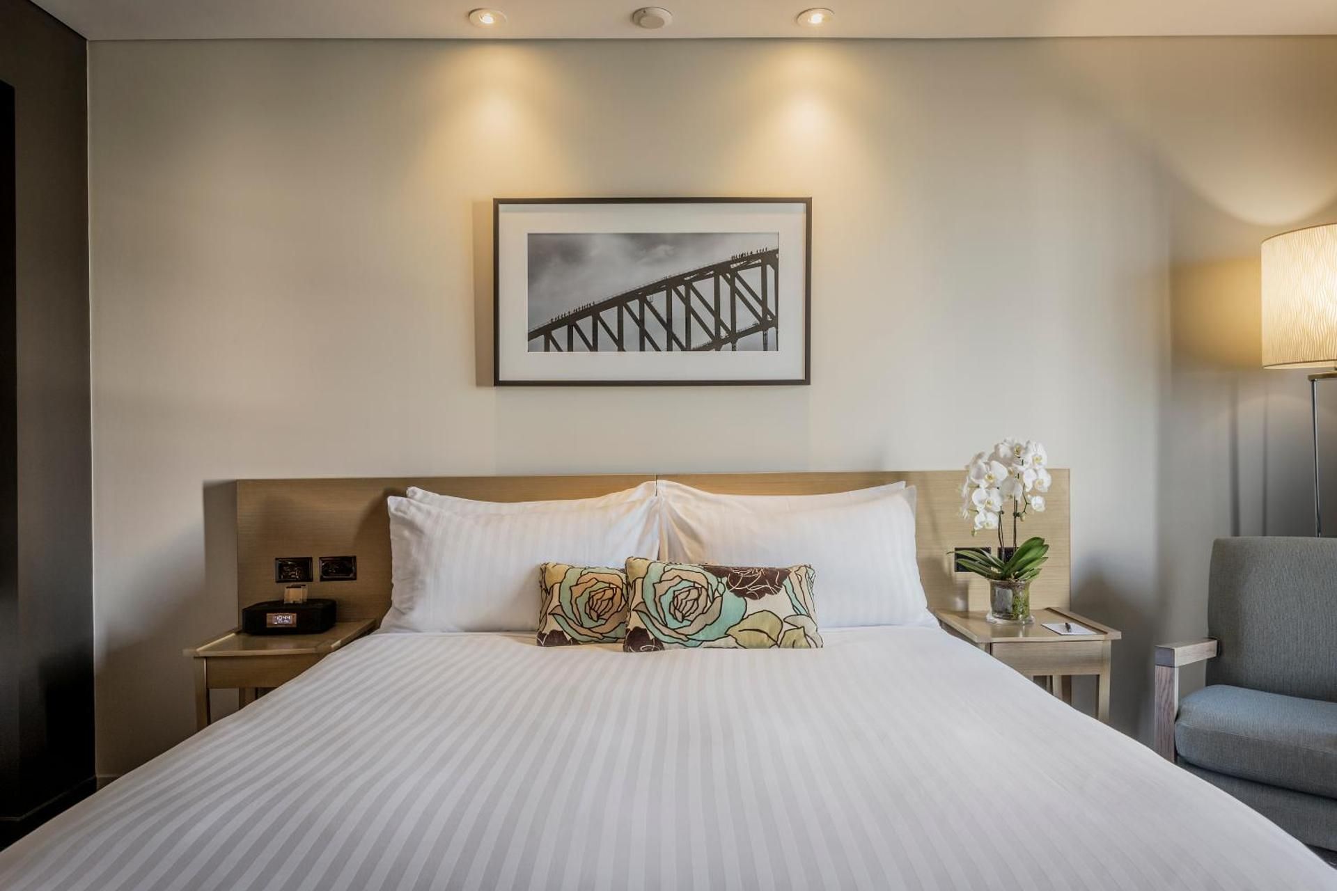 Darling Harbor King Room - Park & Stay