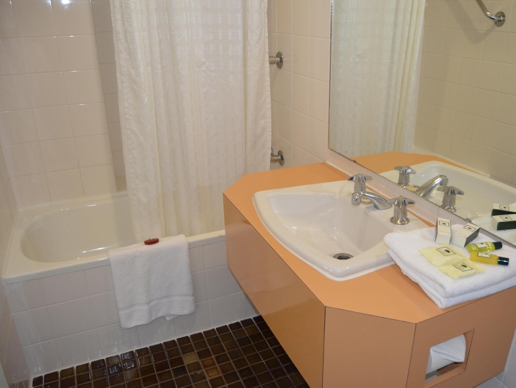 Devere Hotel Standard Double 3