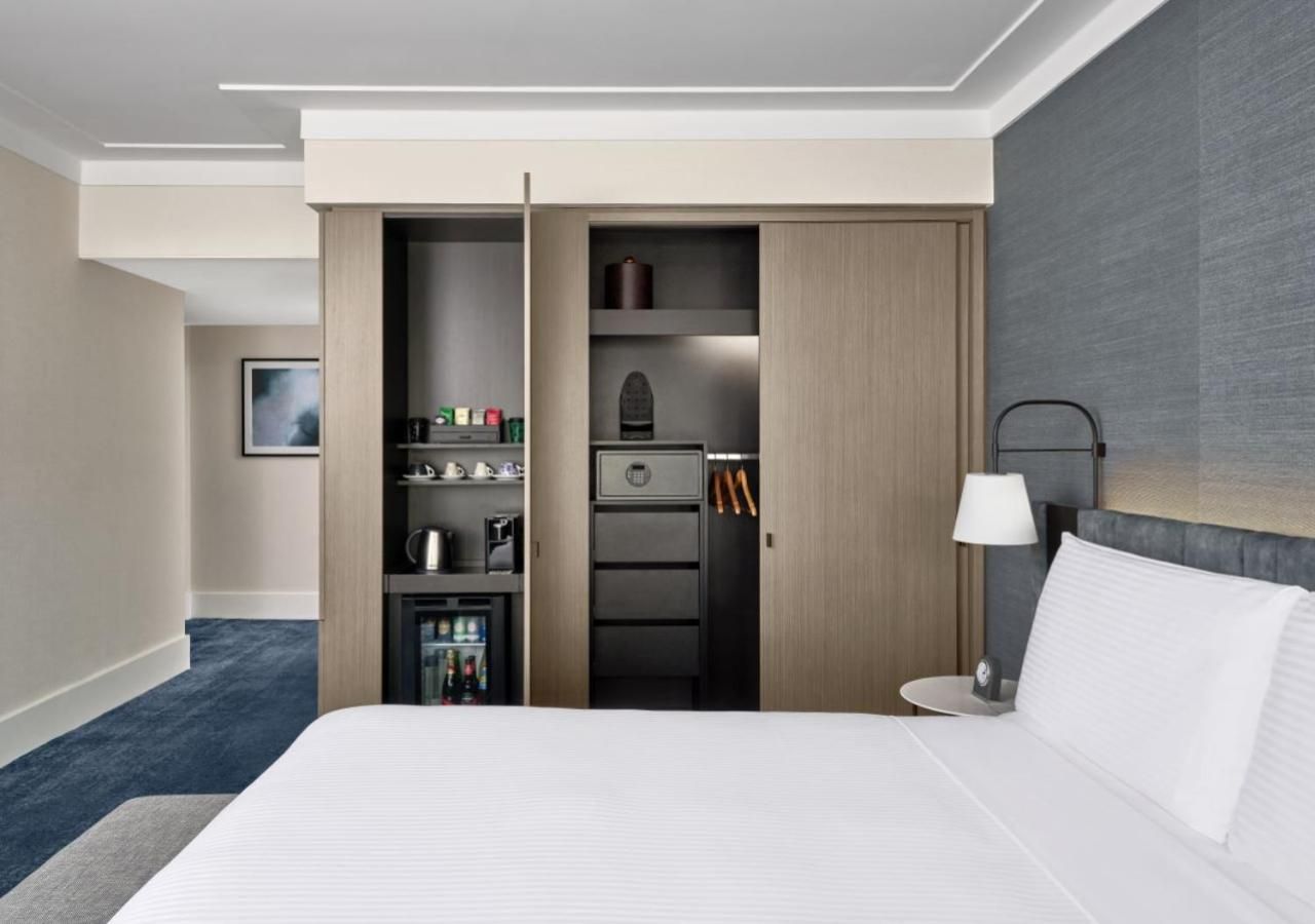 1 King Classic Accessible