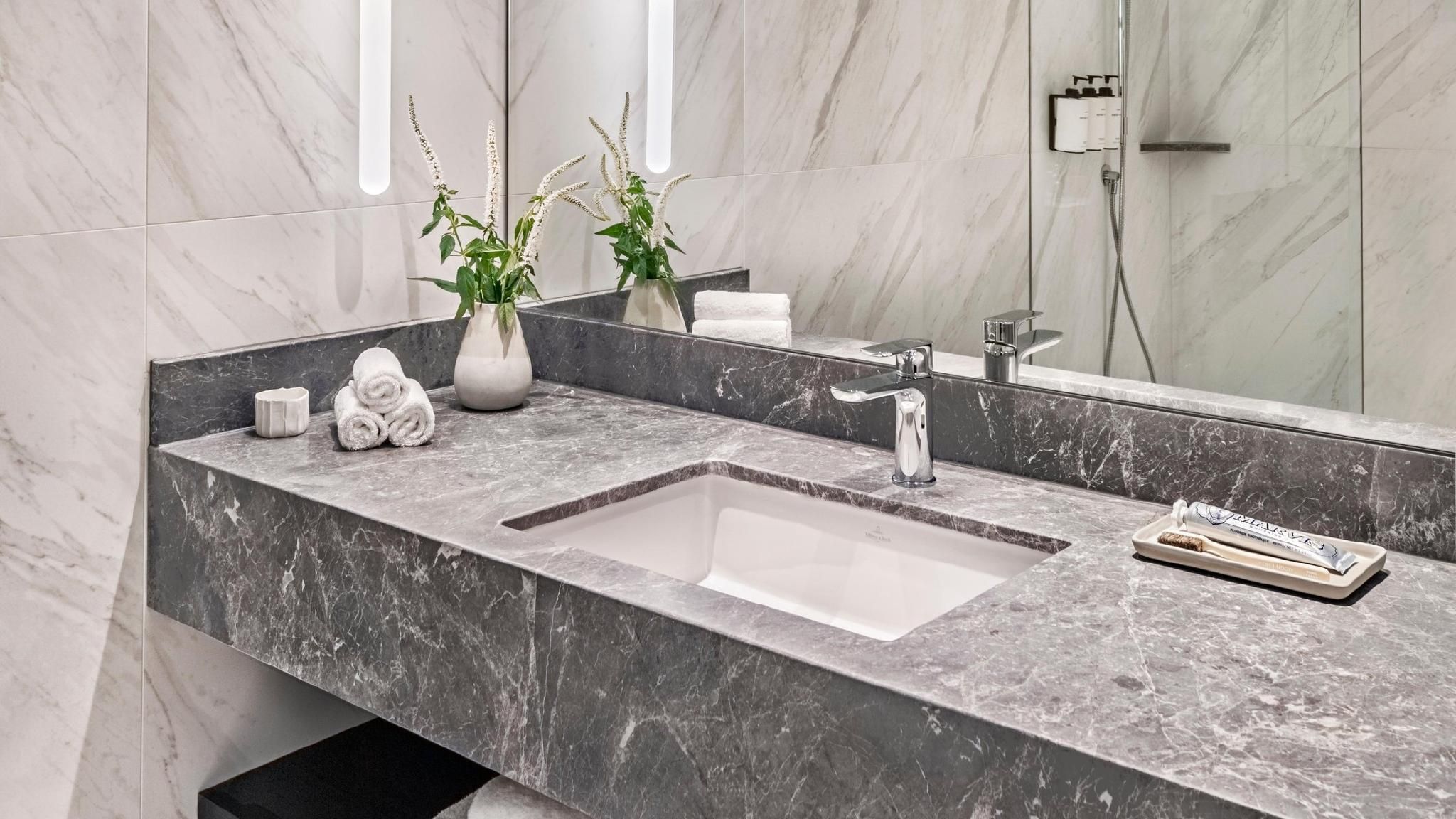 1 King Classic Accessible