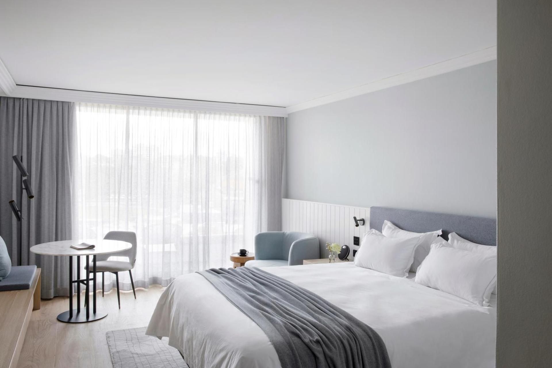 Deluxe Room 1 King Bed