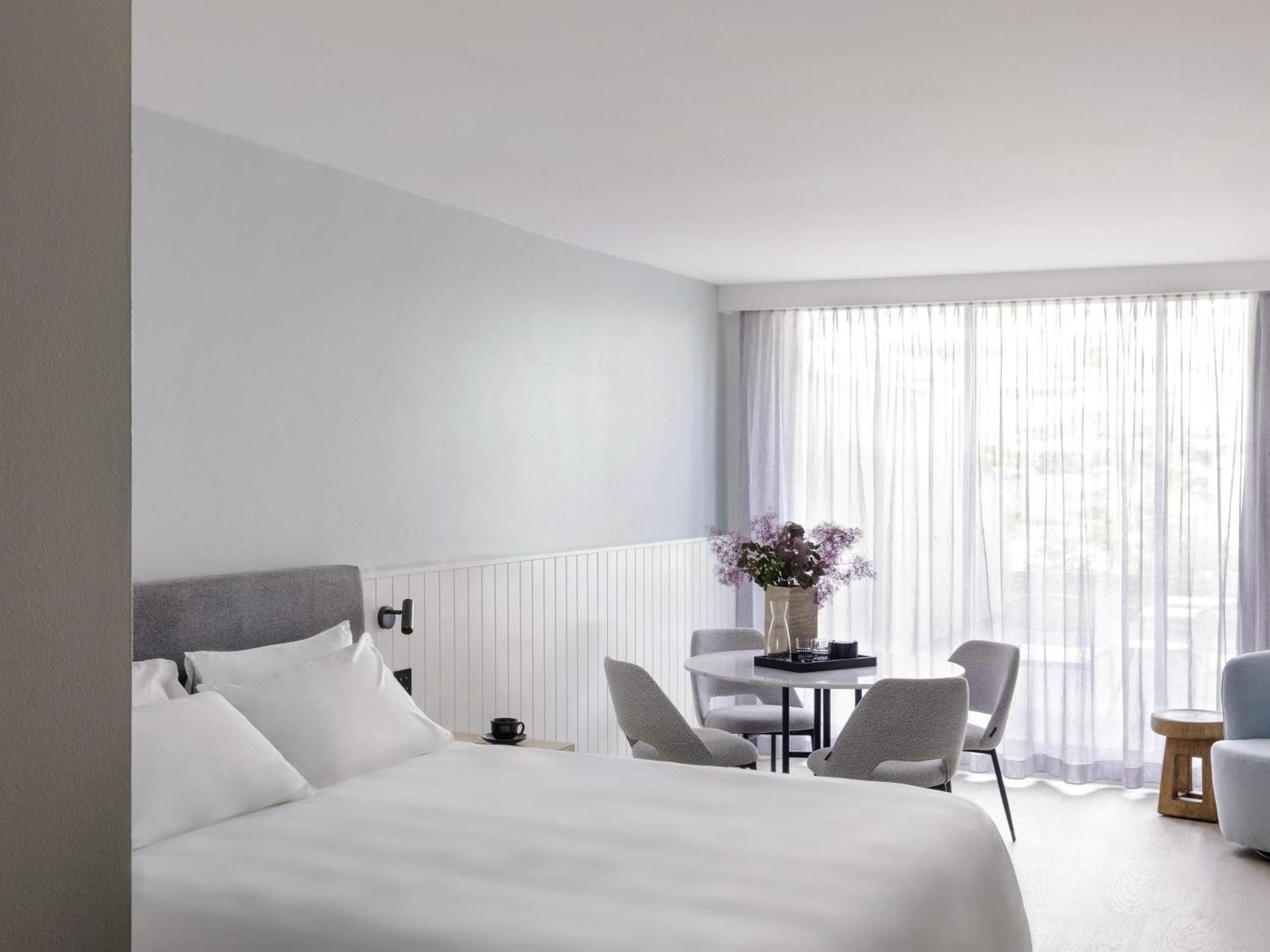 Ocean Terrace Room 1 King Bed