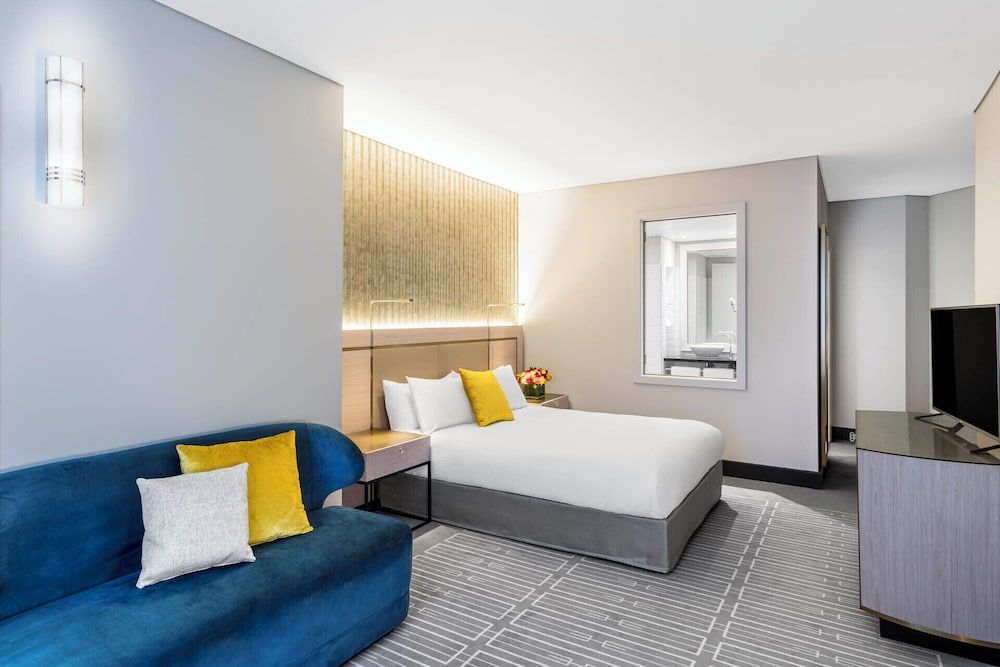 Paradox Sydney Premier Room Queen Atrium View 3