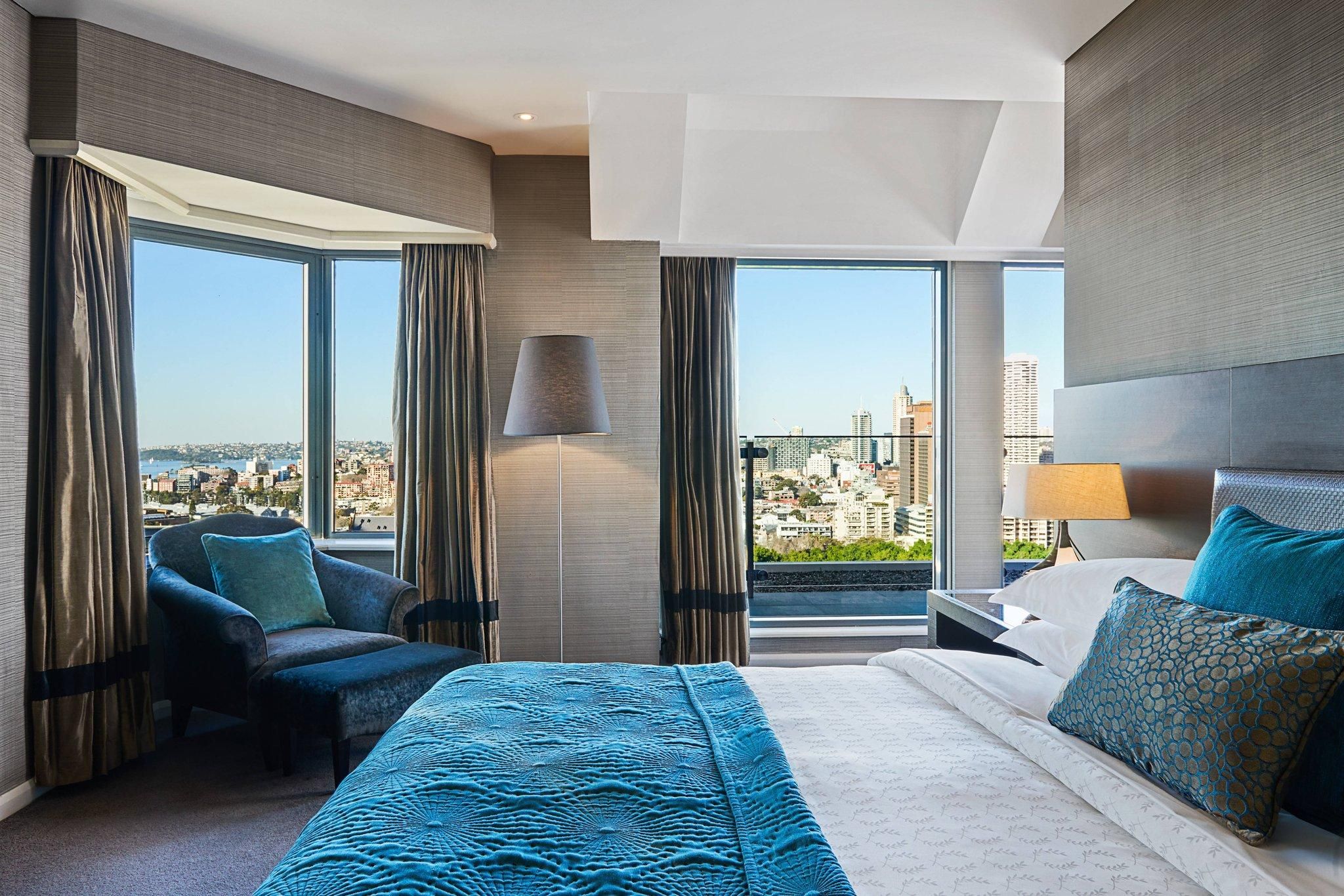 Terrace Spa Suite, Club lounge access, 1 Bedroom Suite, 1 King, Hyde Park view, Balcony