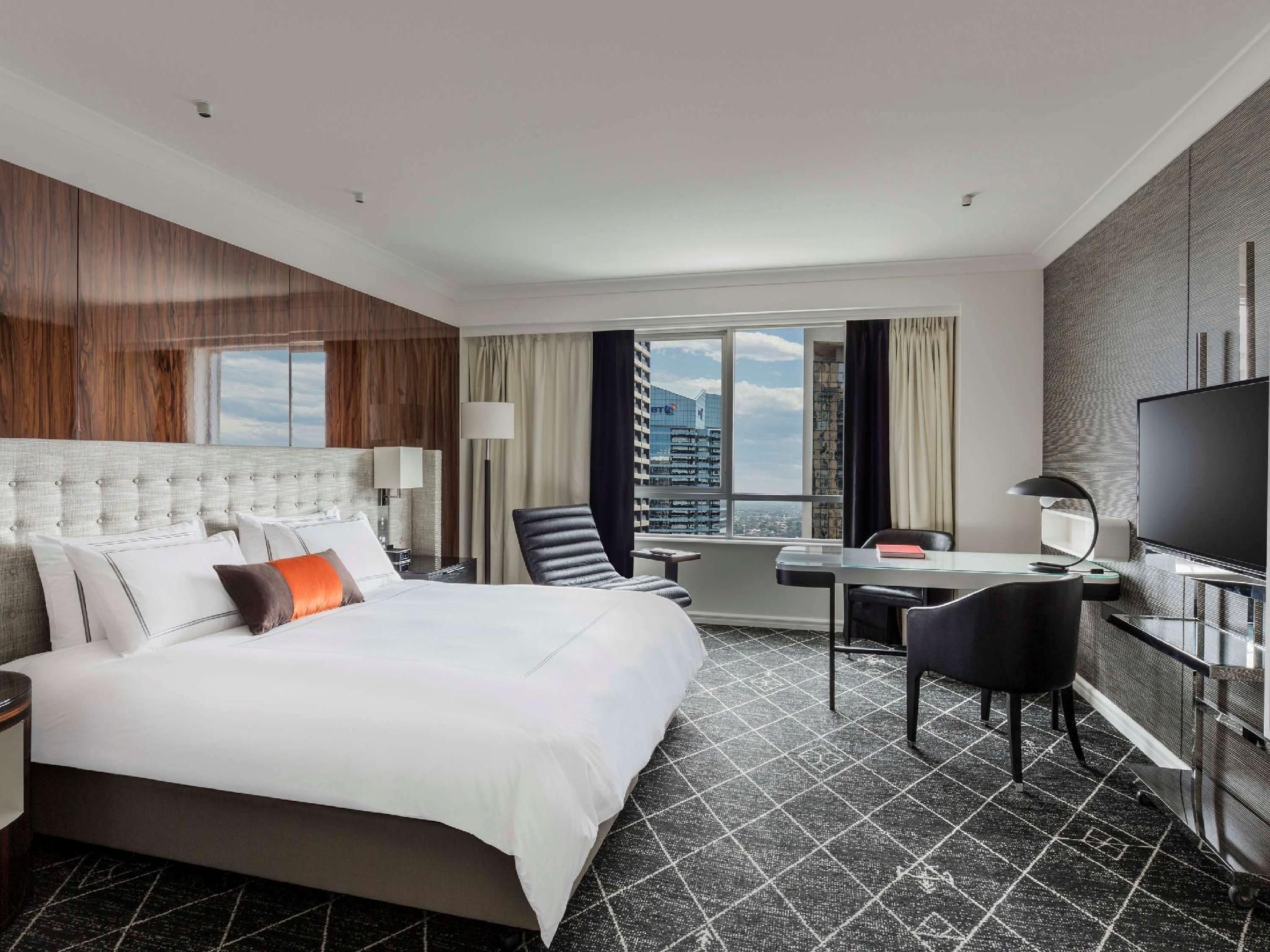 Swissotel Sydney Premier King Room