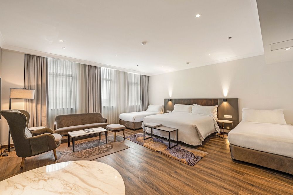 undefined The Grace Hotel 8
