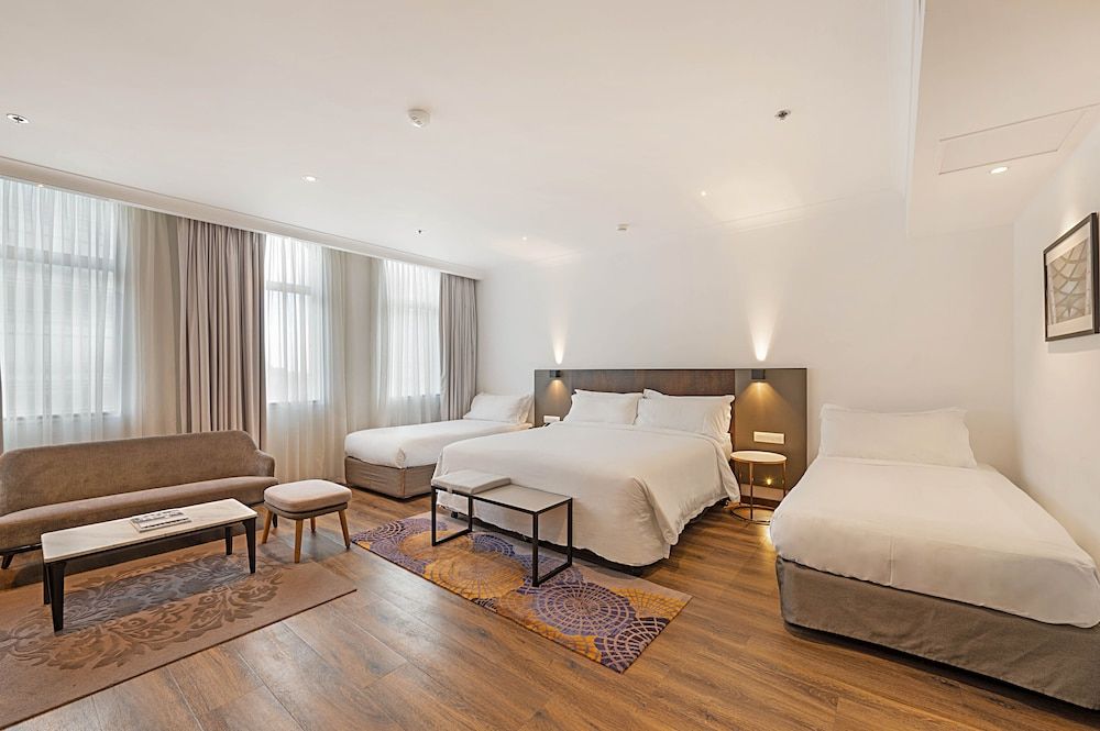 undefined The Grace Hotel 9