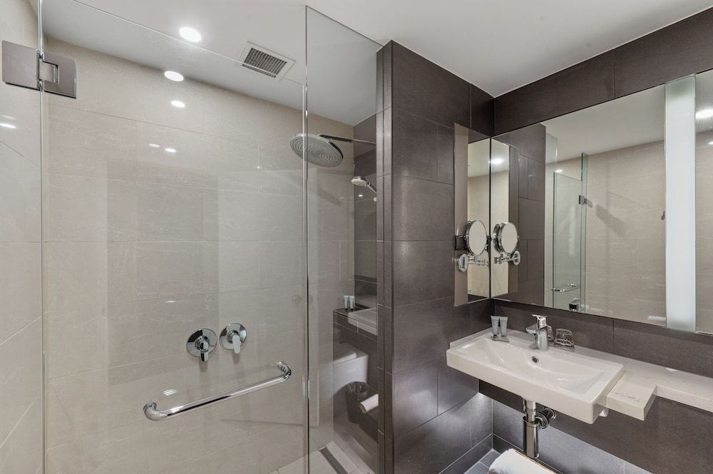 undefined The Grace Hotel 10