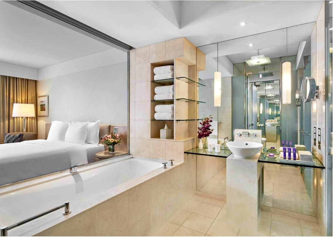 Executive Deluxe King Room - Club Access Included