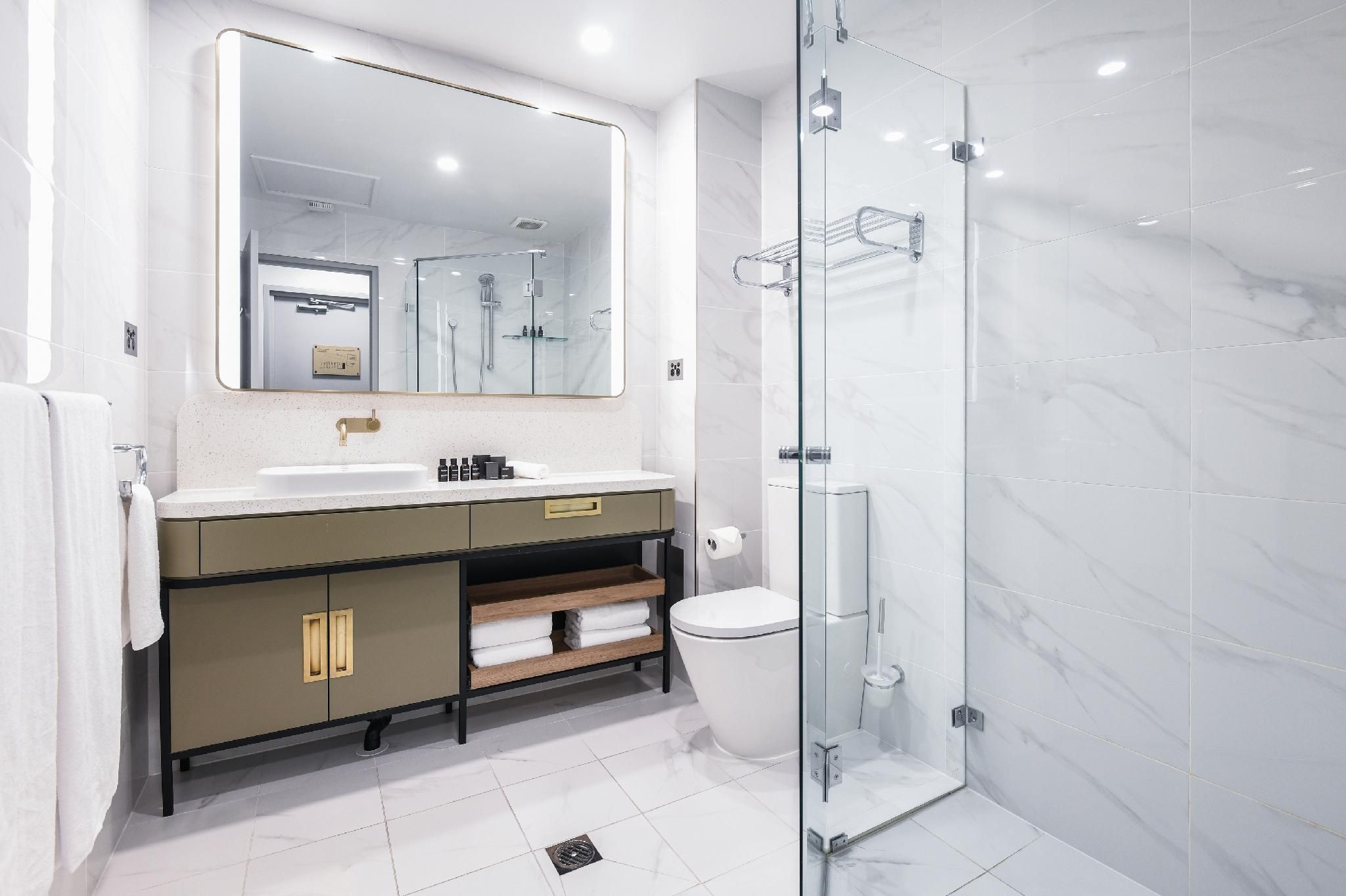 1-Bedroom Apartment with Kitchen