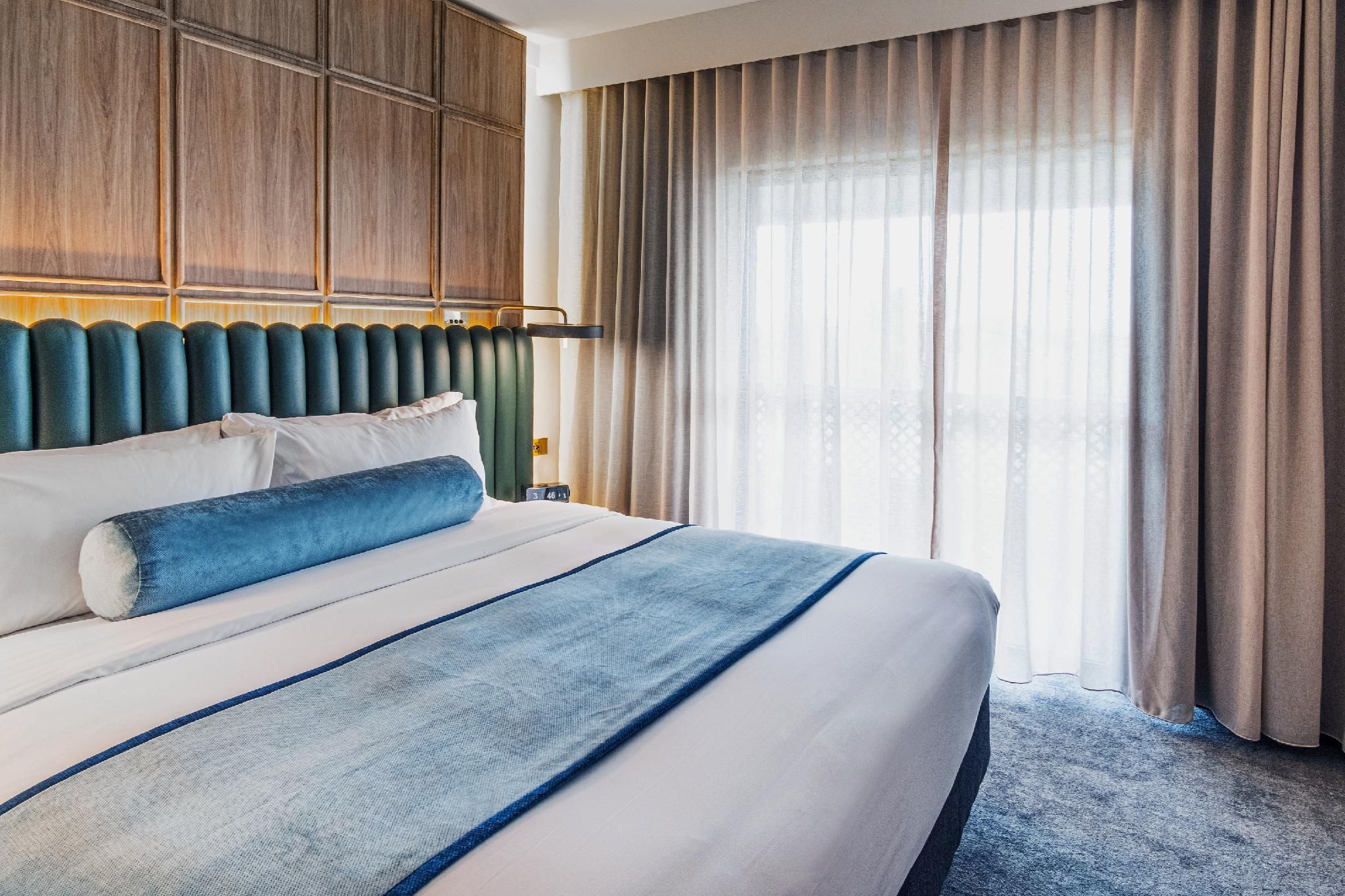 Powerhouse King Suite