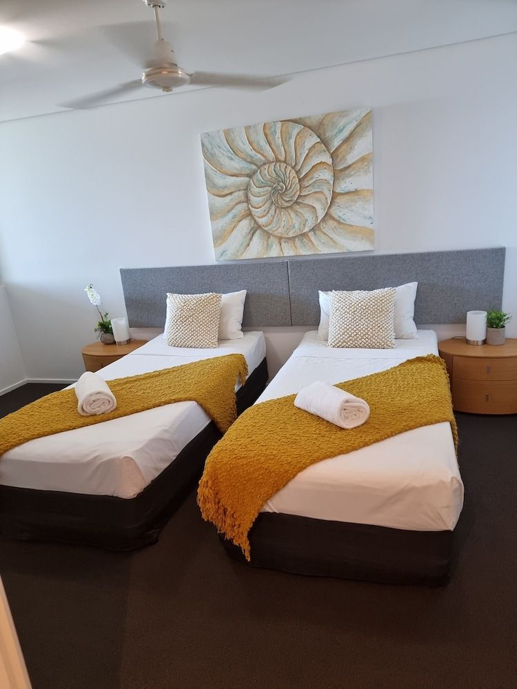 2 Bedroom Ocean View Apartment