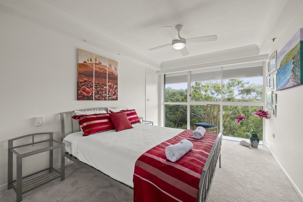 Gemini Court Holiday Apartments 2 Bedroom Superior Ocean View Apartment Q+Q 4