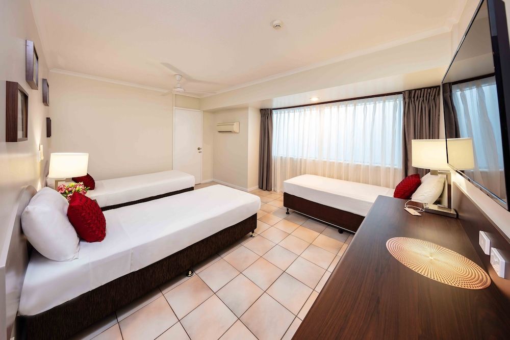 Hides Hotel Cairns King Room Plus