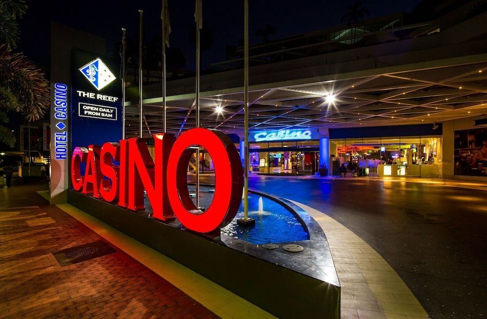 undefined Hilton Cairns 8