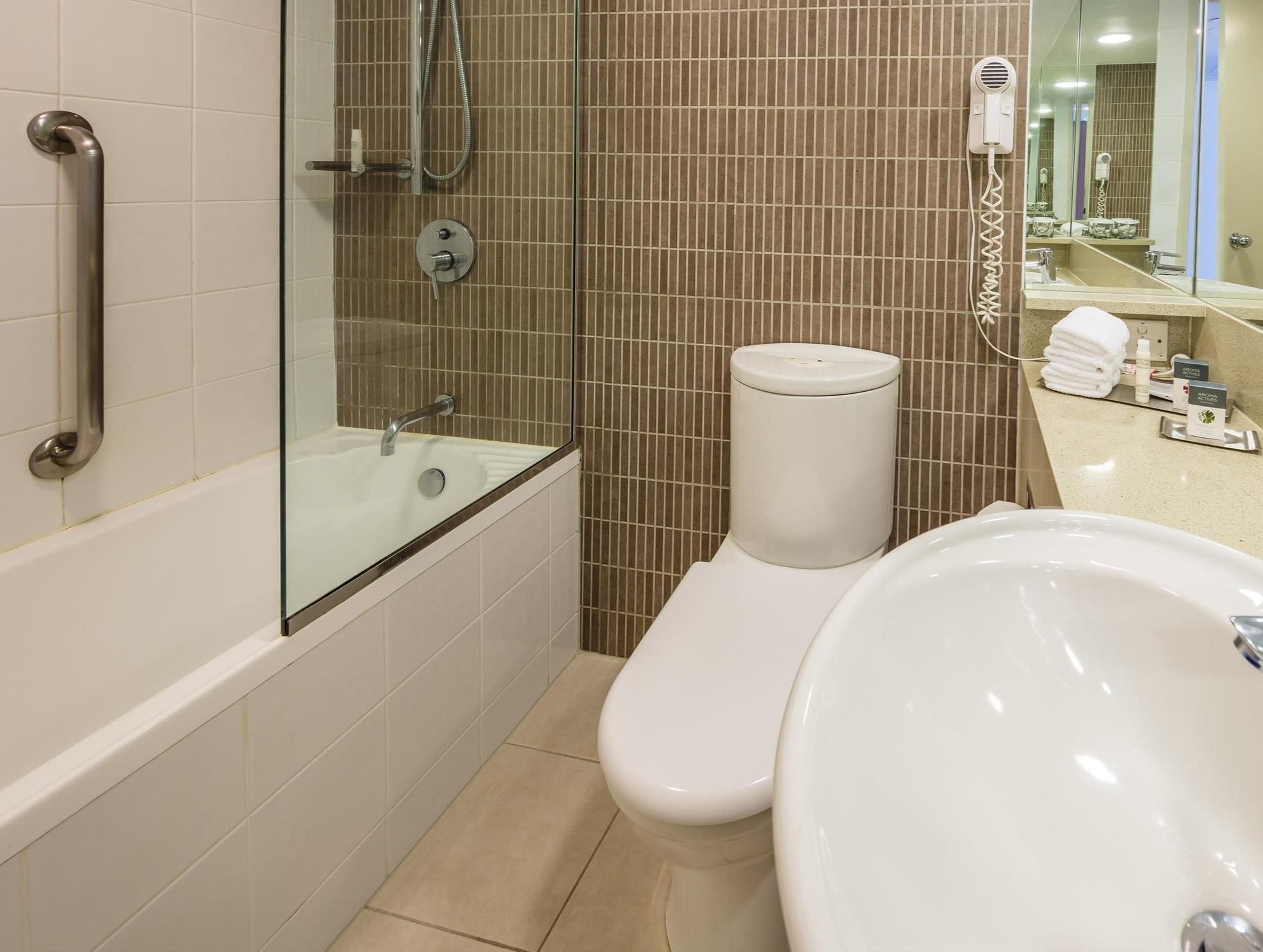 King Deluxe Room W/city And Mountain View