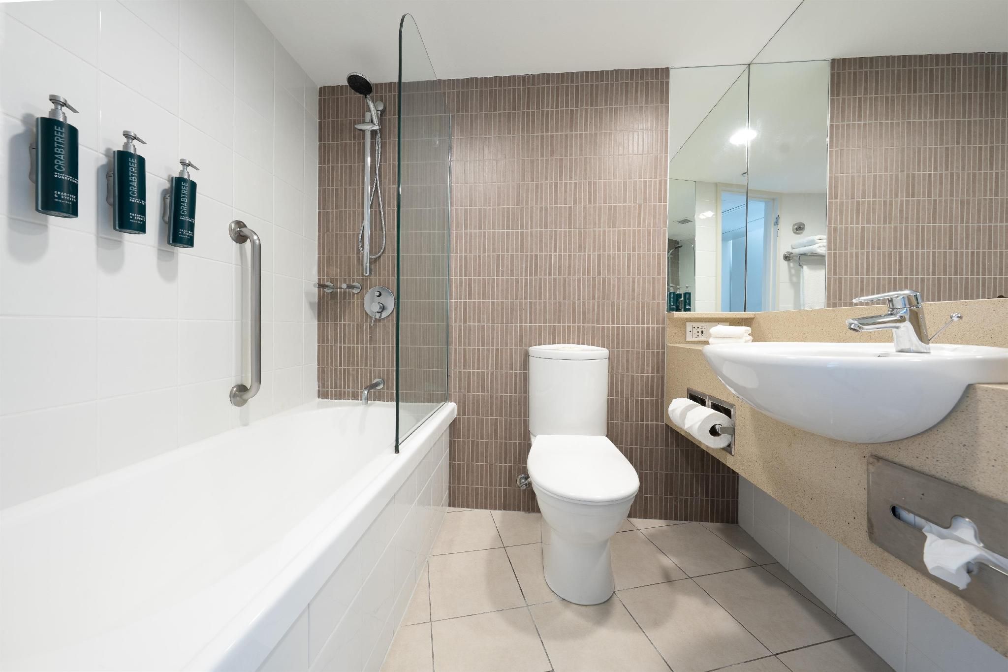 King Deluxe Room W/city And Mountain View