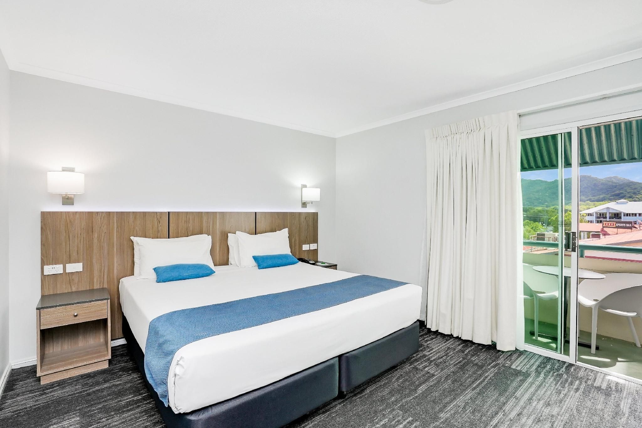 Cairns Sheridan Hotel Deluxe King