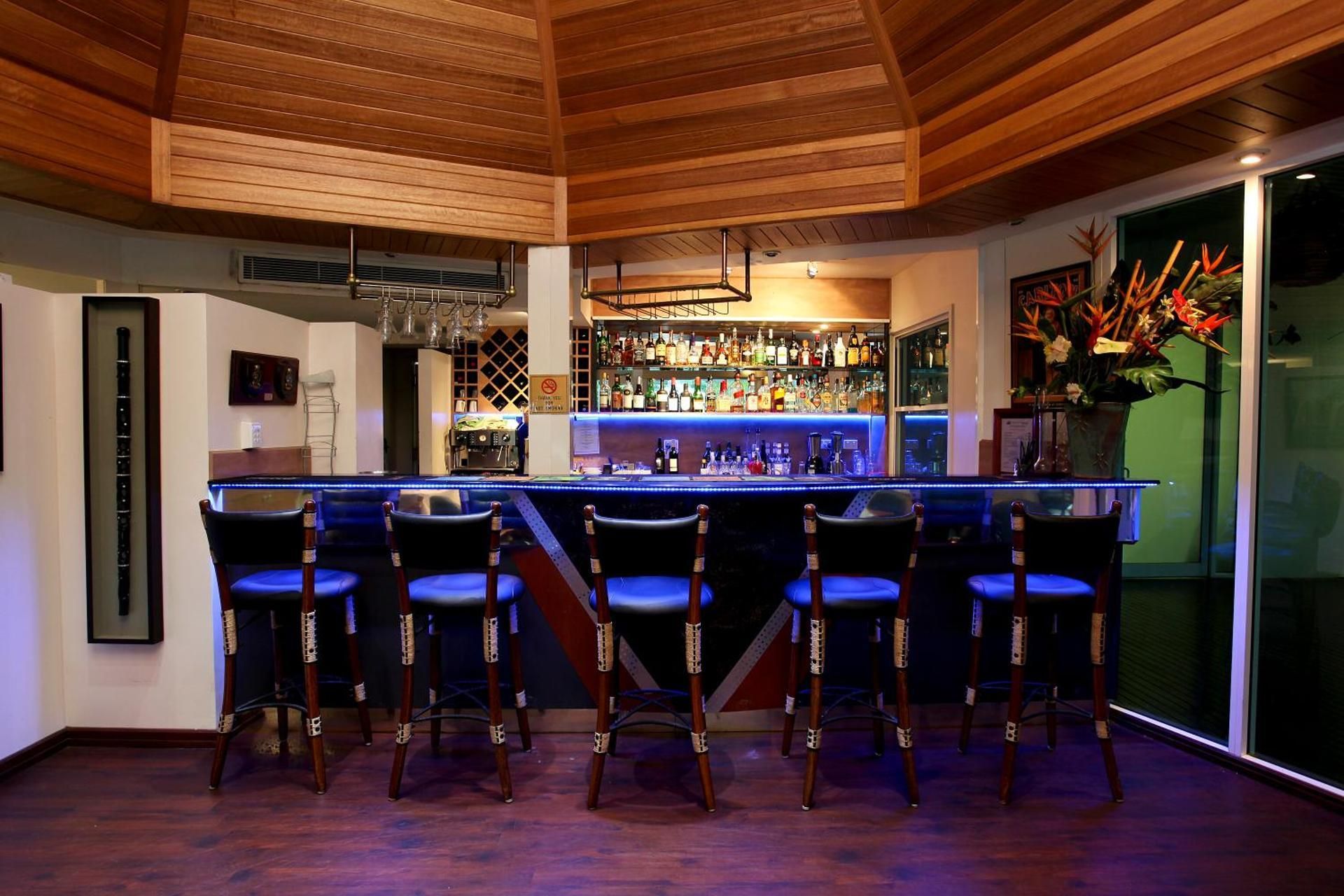bar/lounge