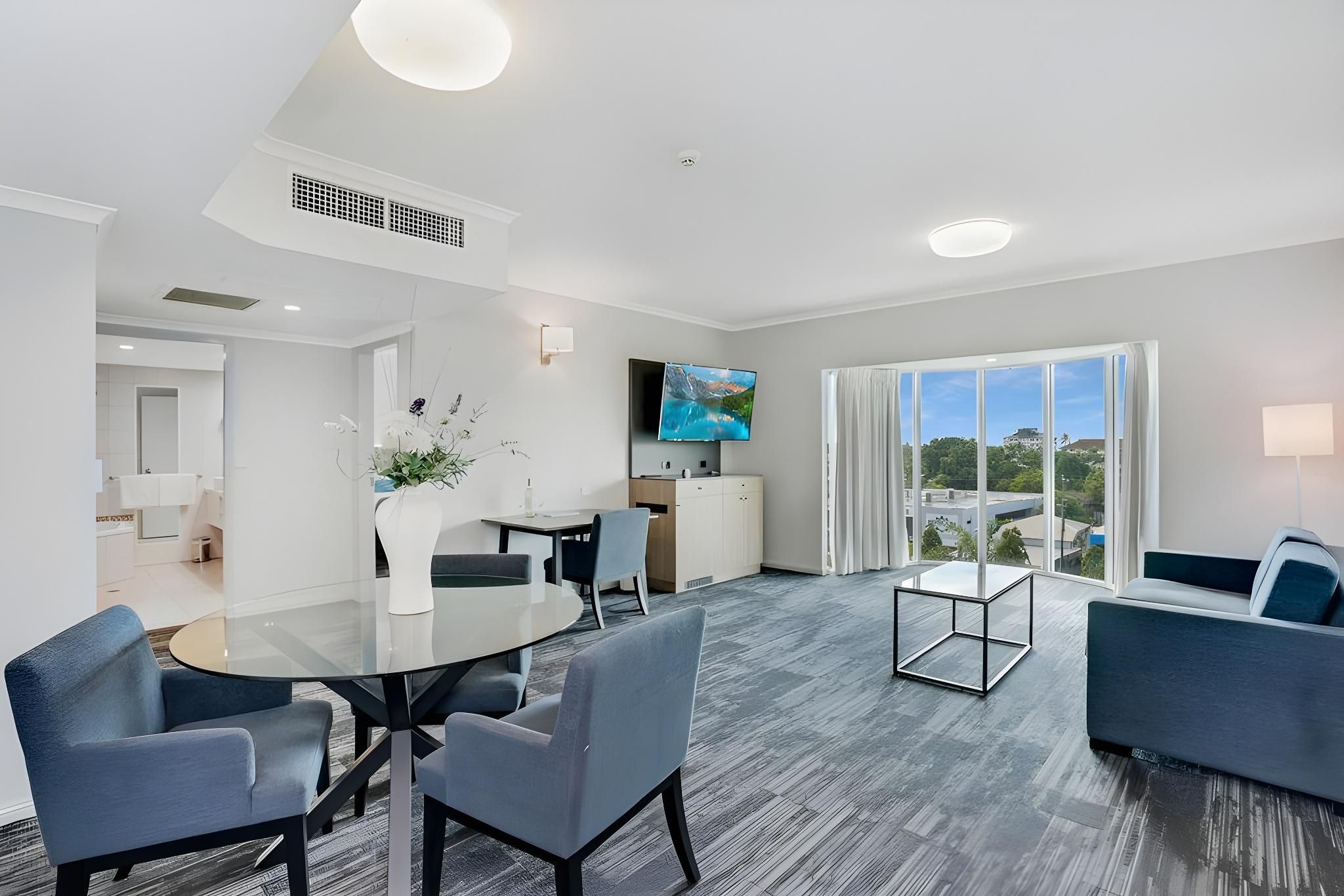 Cairns Sheridan Hotel Spa Suite