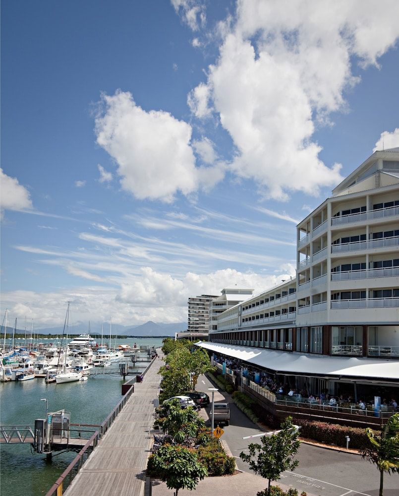 undefined Shangri-La The Marina, Cairns 3