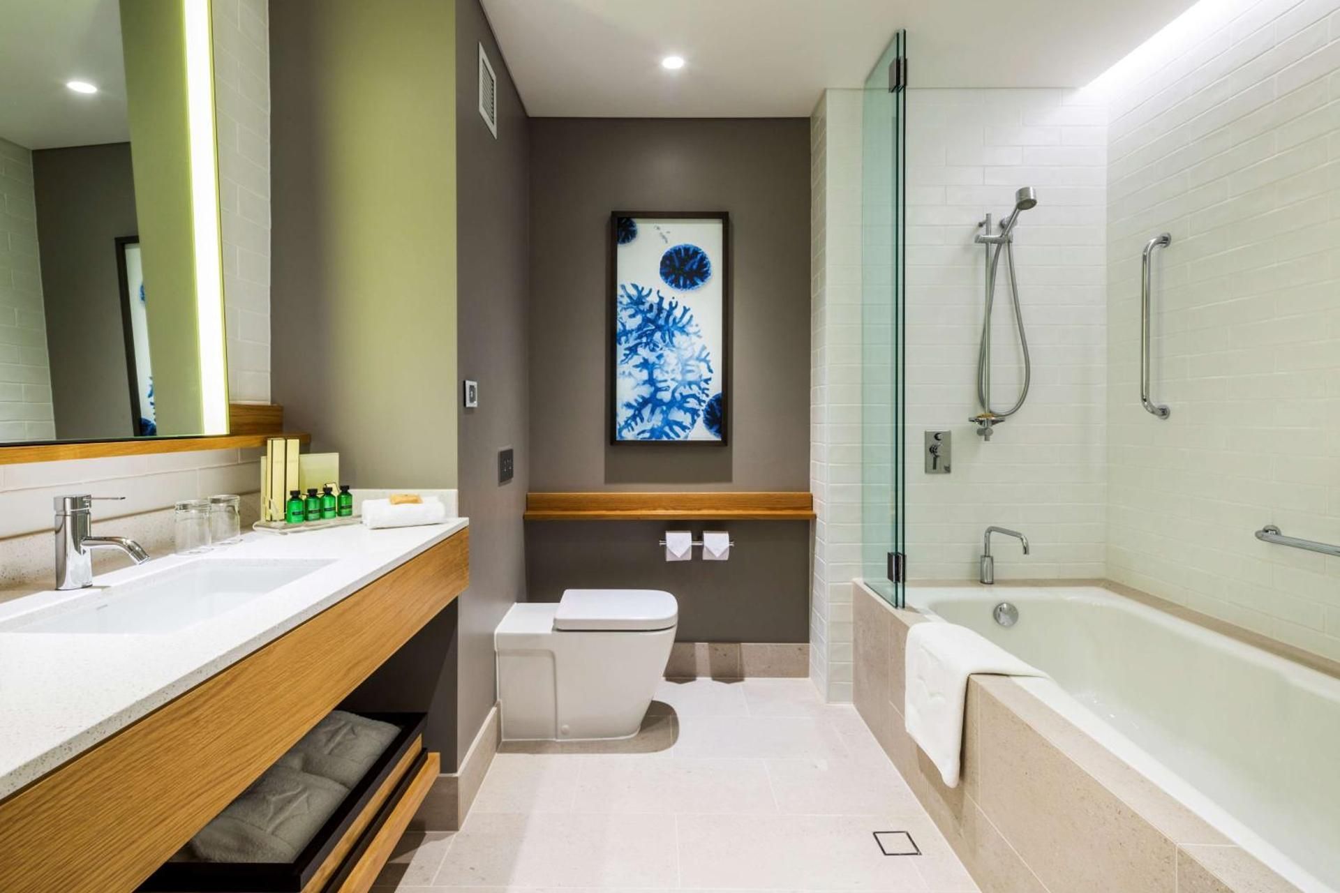 Executive Marina Room