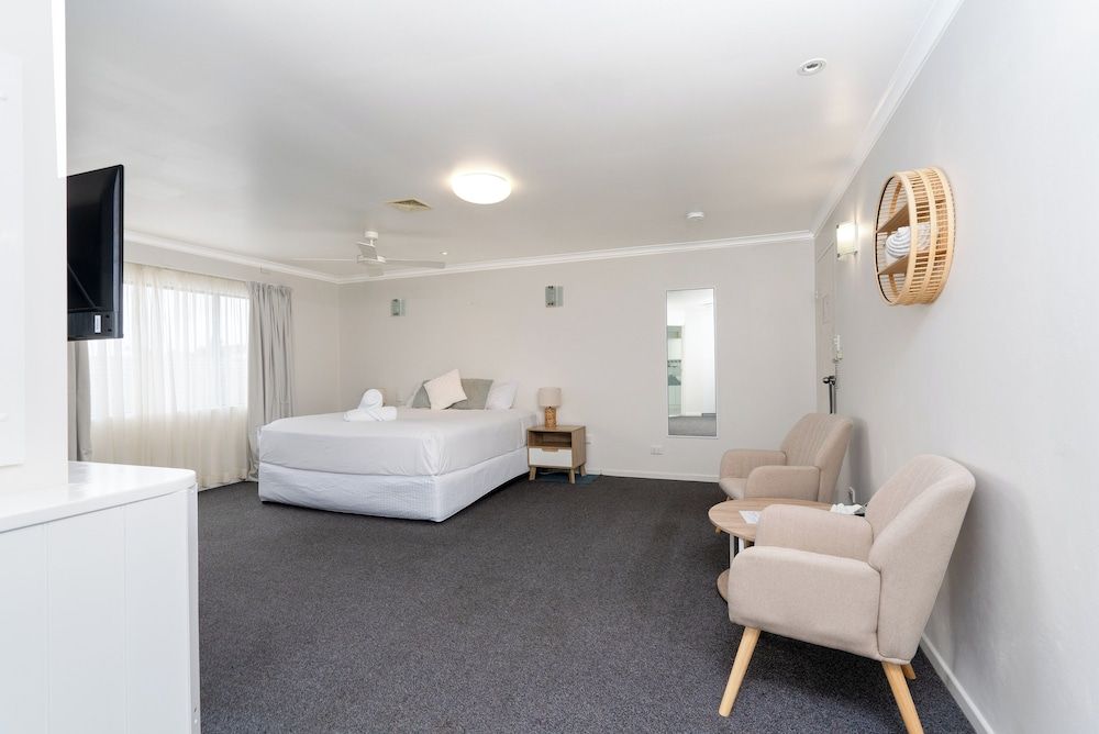 The Marco Polo Deluxe Spa Room