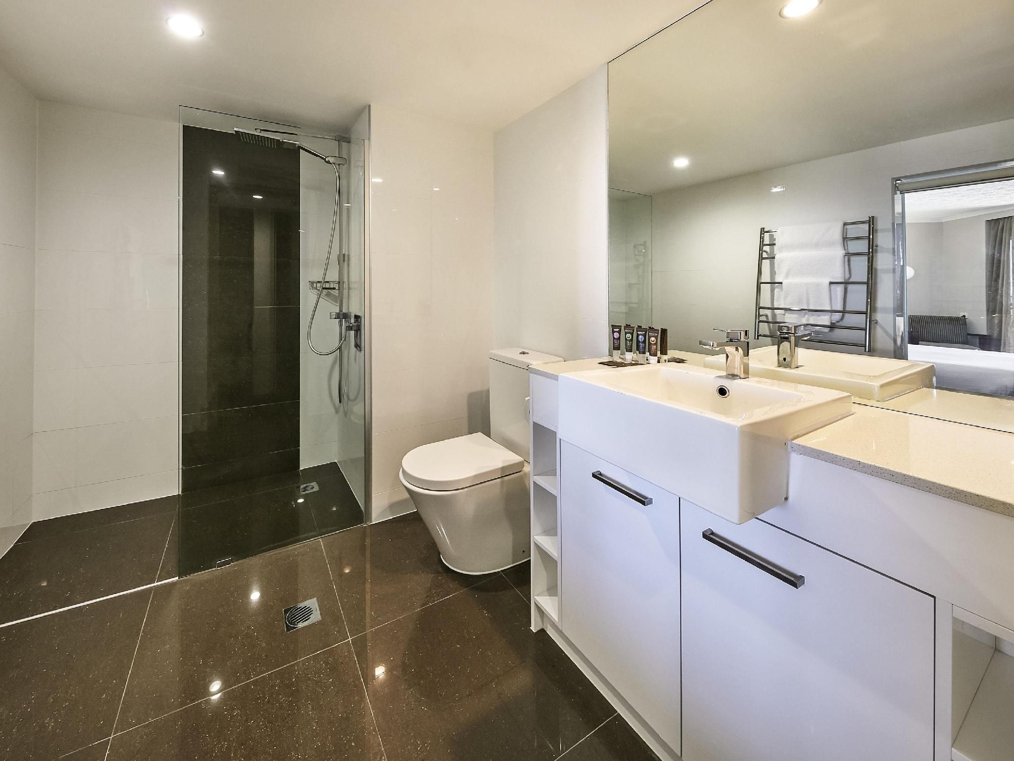 Executive Ocean View Room with King Bed