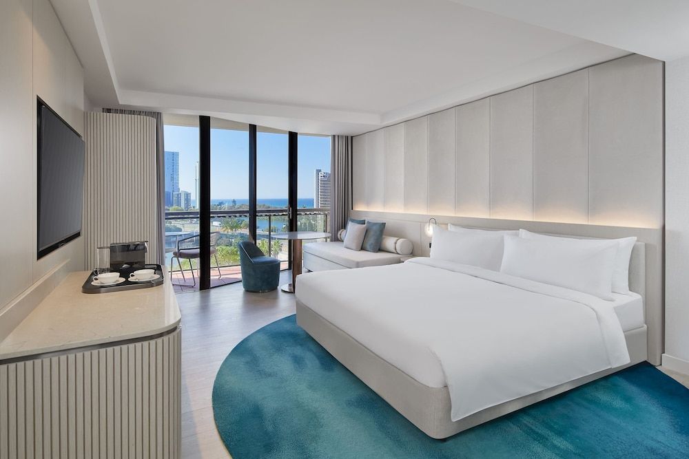 JW Marriott Gold Coast Resort & Spa Room, 1 King Bed, Mountain View (Balcony) 2