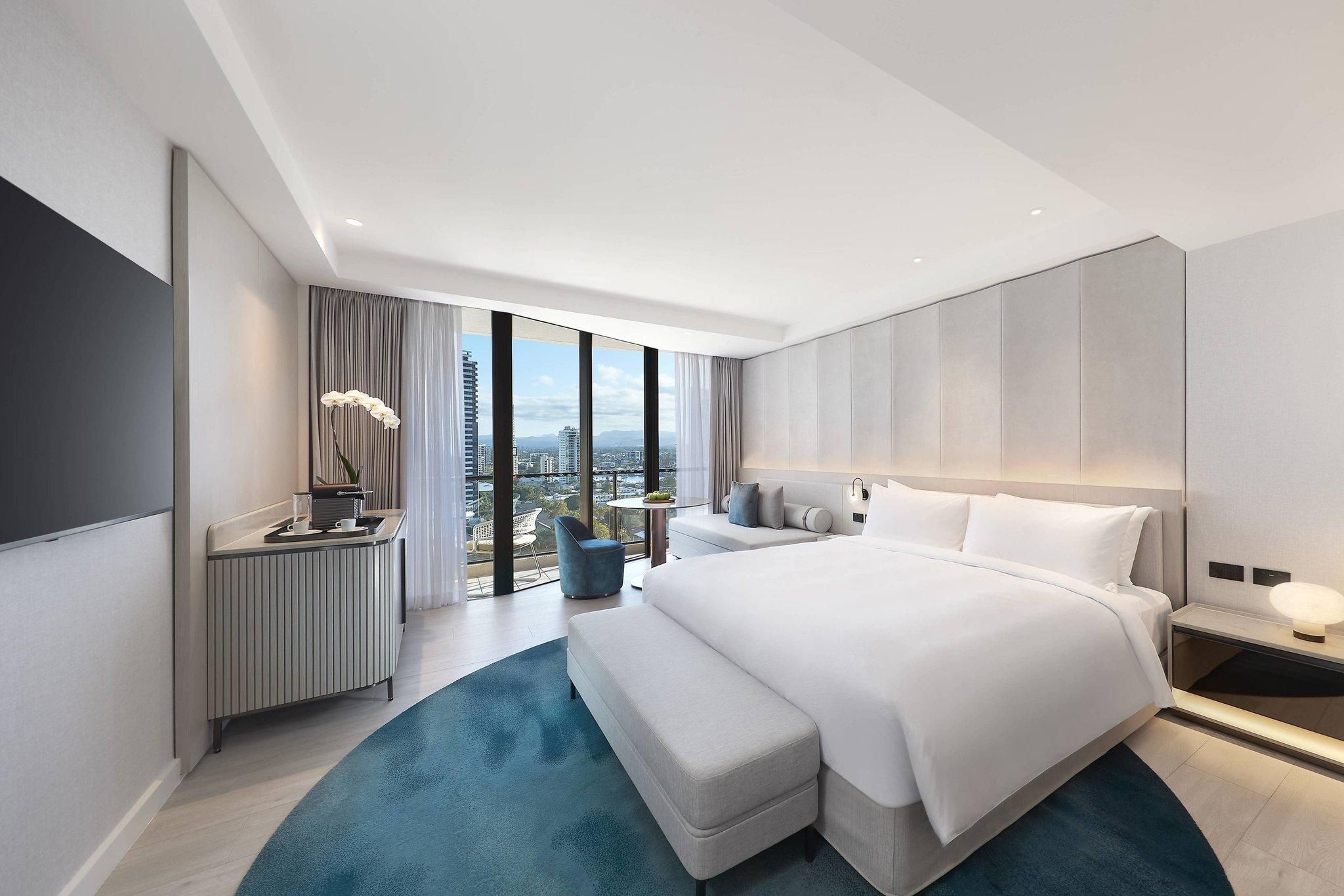 Accessible Guest room, 1 Double, Mountain view, Roll-in Shower, Balcony
