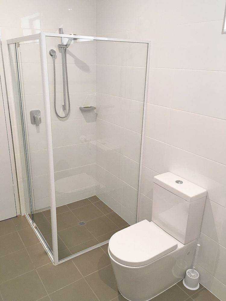 Kangaroo Island Seaside Inn Superior Room, 1 king and 2 single beds 6