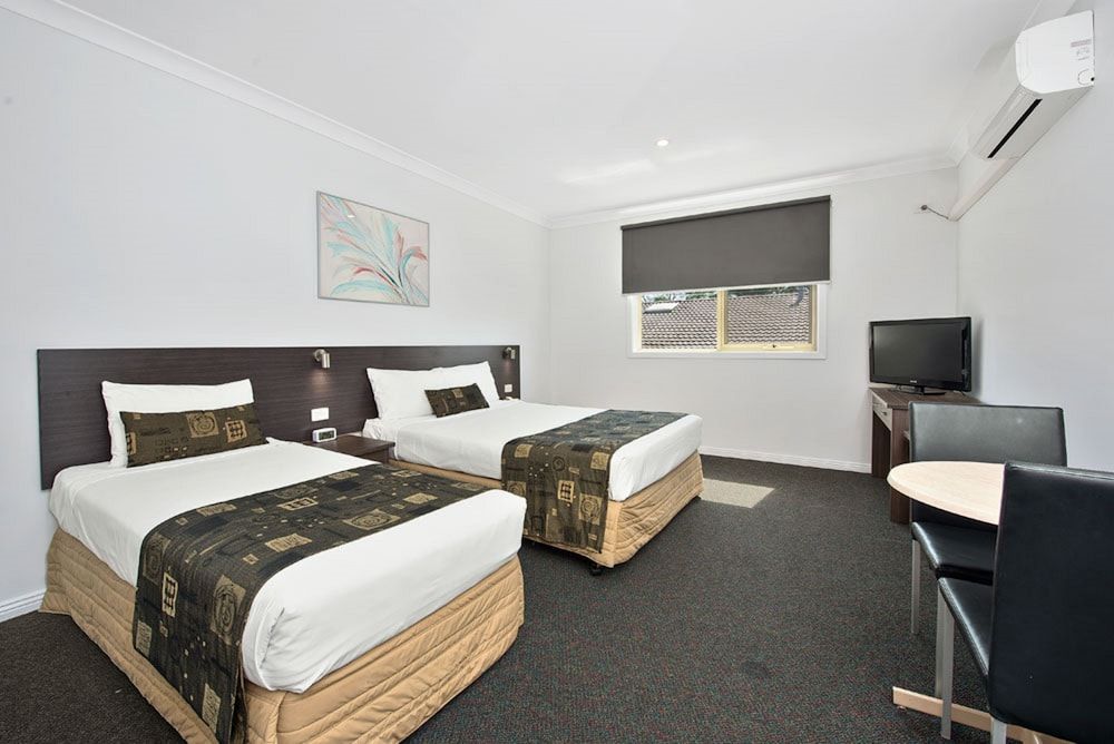 Standard Room (Queen and Single)