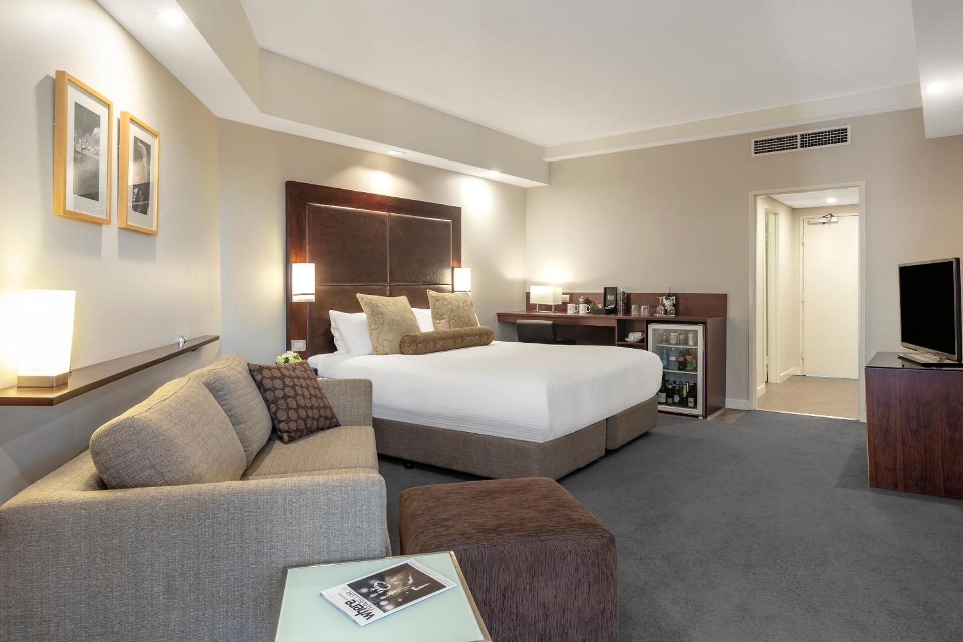 Courtyard King Room