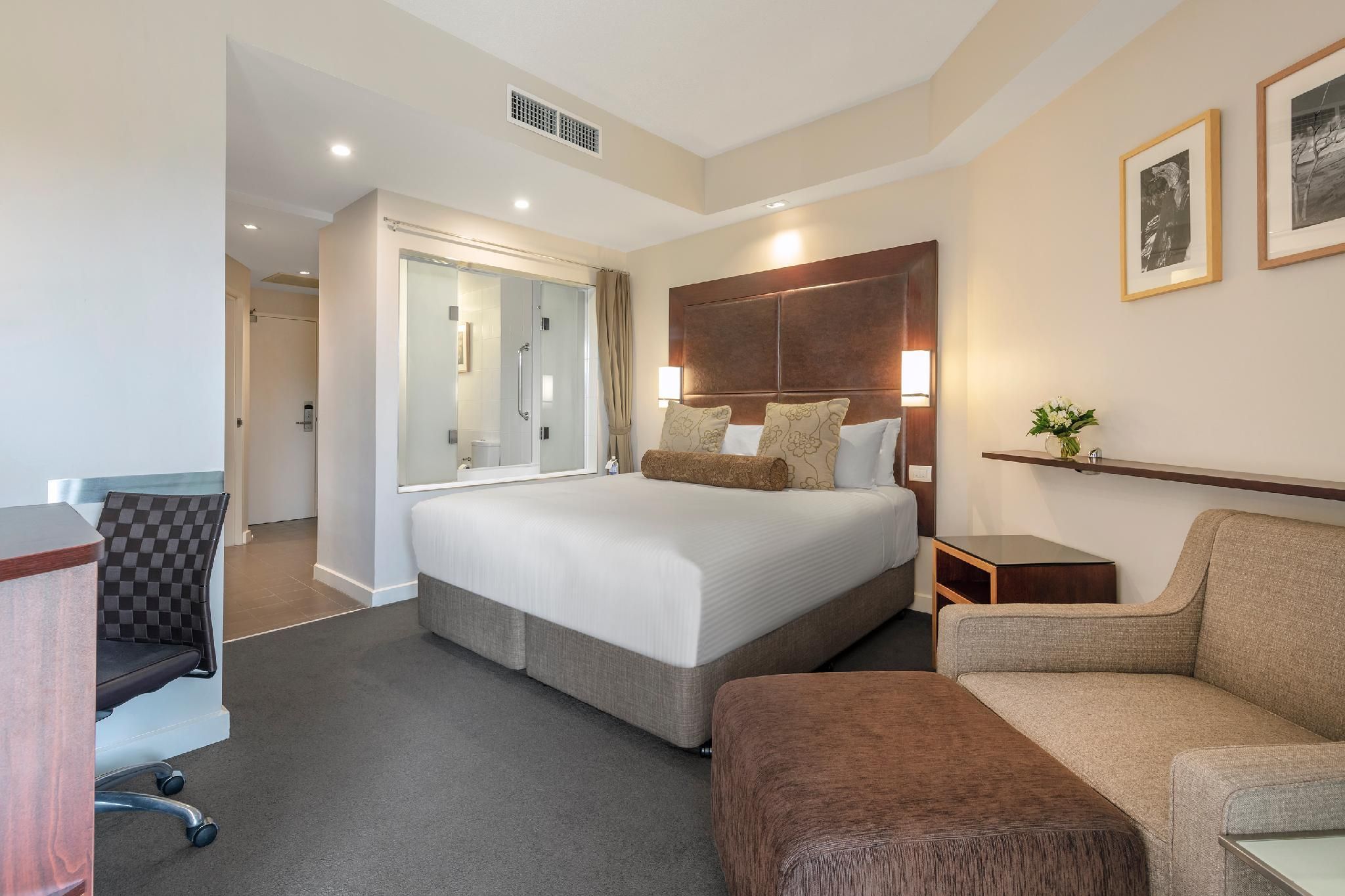 King Room with Spa Bath