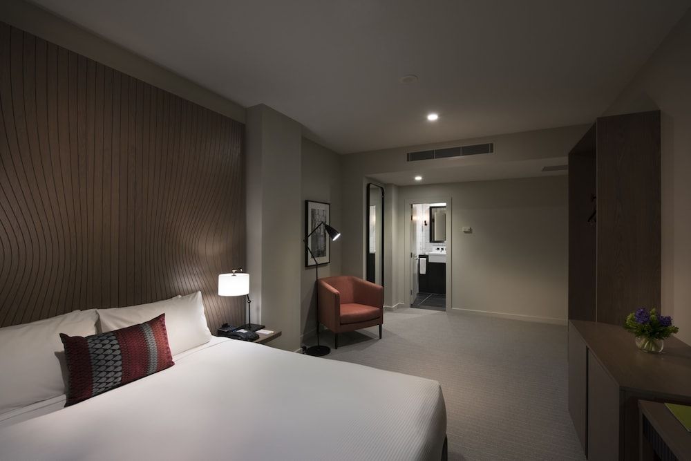 undefined DoubleTree by Hilton Hotel Melbourne - Flinders Street 3