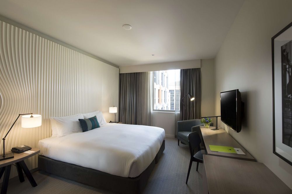 DoubleTree by Hilton Hotel Melbourne - Flinders Street Room, 1 King Bed