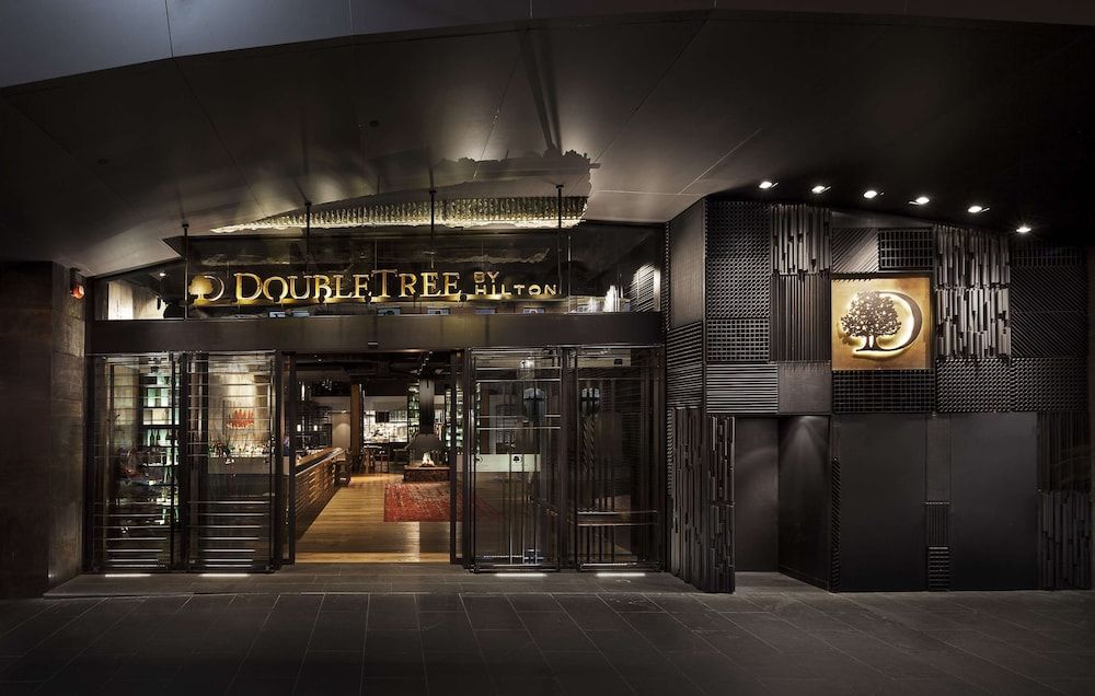 undefined DoubleTree by Hilton Hotel Melbourne - Flinders Street 2
