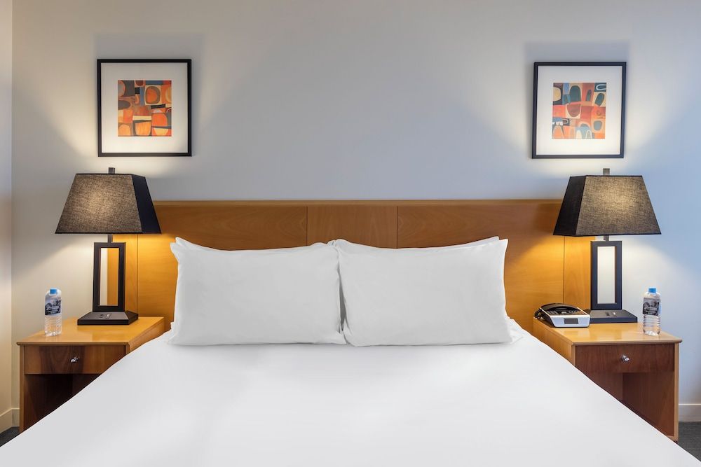 undefined Flagstaff Gardens Hotel Melbourne 7