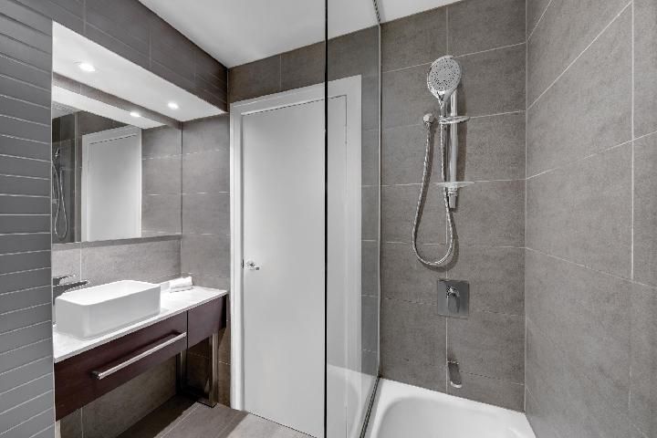 Rendezvous Hotel Melbourne Commerce Guest Queen Room 2