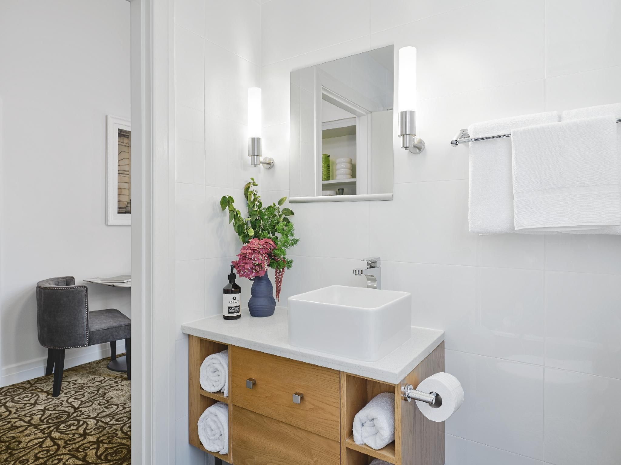 Commerce Heritage Queen Room