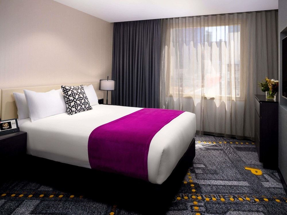 Pullman Melbourne City Centre Classic Room, 1 Queen Bed